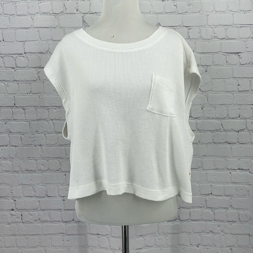 Kendall & Kylie Boxy Waffle Knit Cropped Sleeveless Basic Everyday Beach Top L